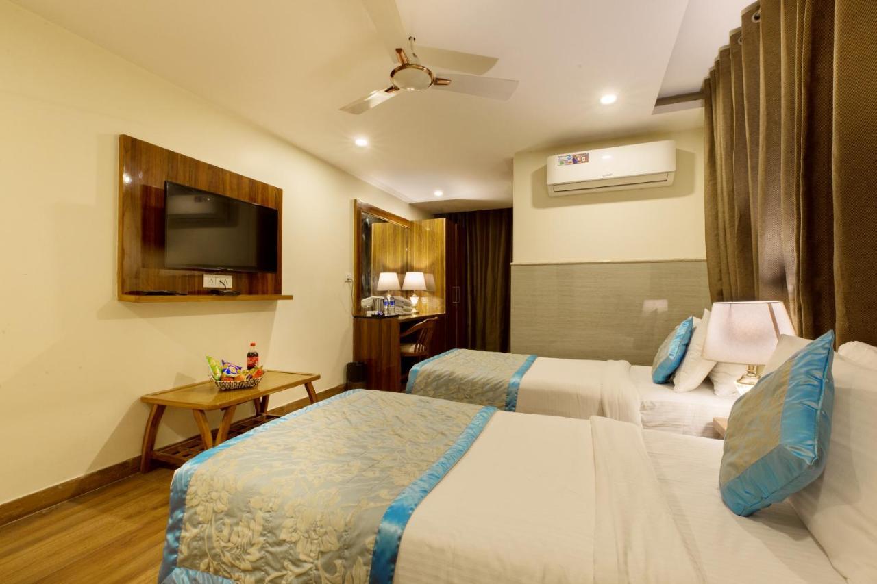 Hotel Viva Palace New Delhi Bagian luar foto