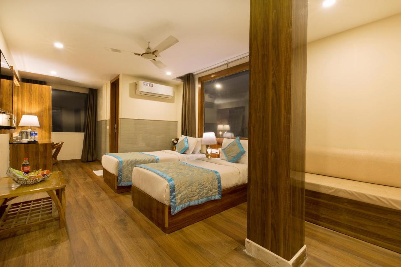 Hotel Viva Palace New Delhi Bagian luar foto