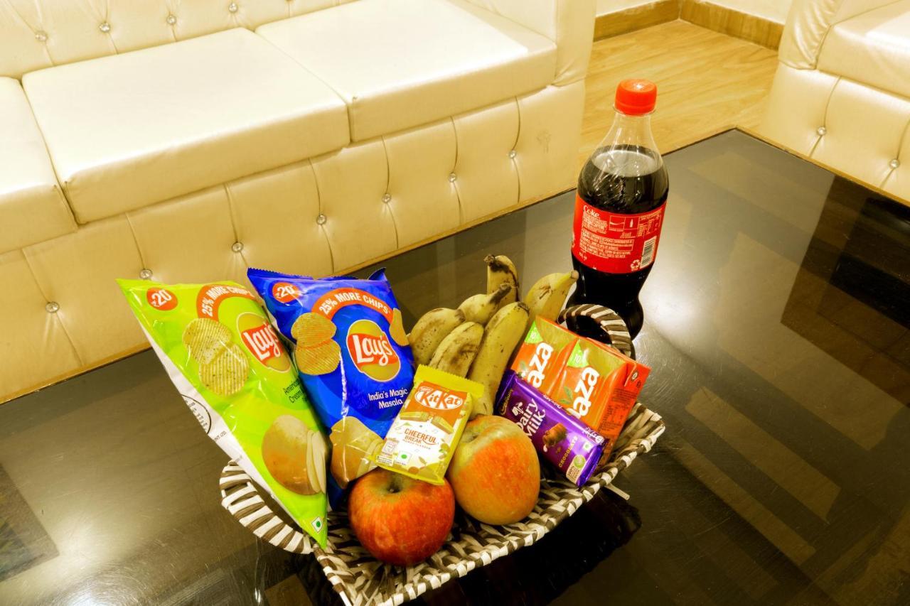 Hotel Viva Palace New Delhi Bagian luar foto