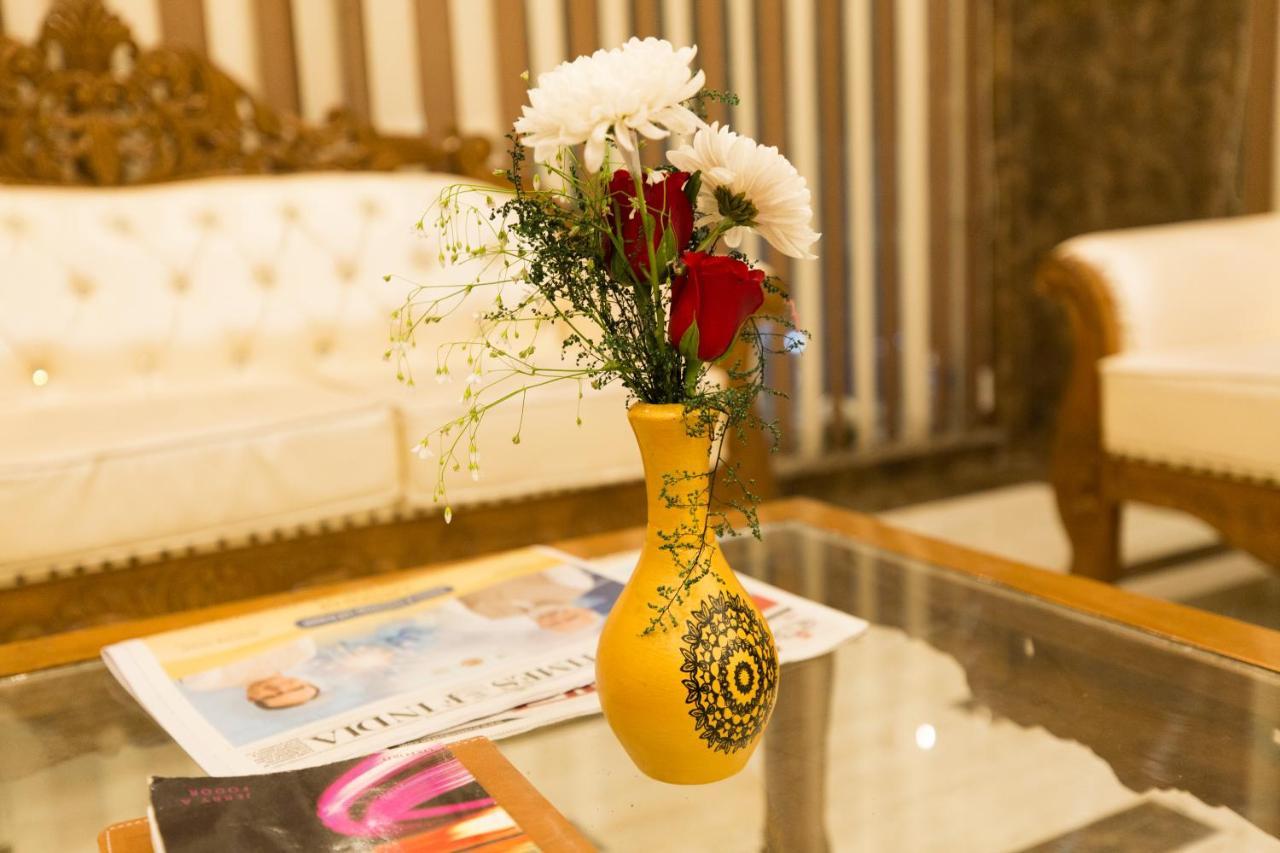Hotel Viva Palace New Delhi Bagian luar foto