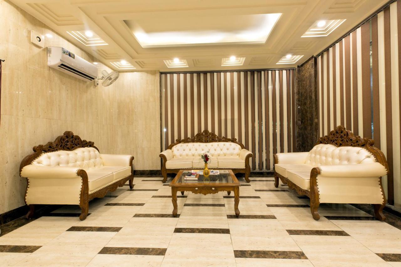 Hotel Viva Palace New Delhi Bagian luar foto