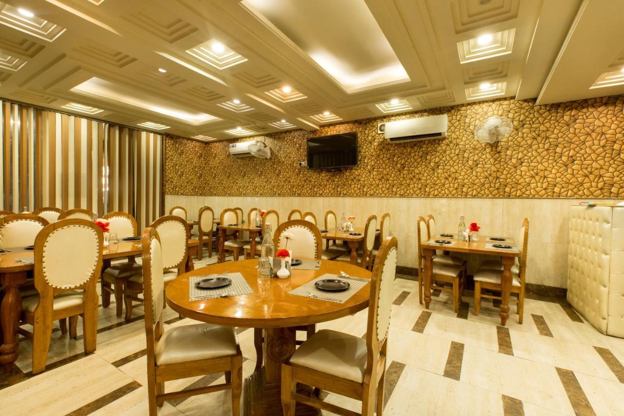 Hotel Viva Palace New Delhi Bagian luar foto