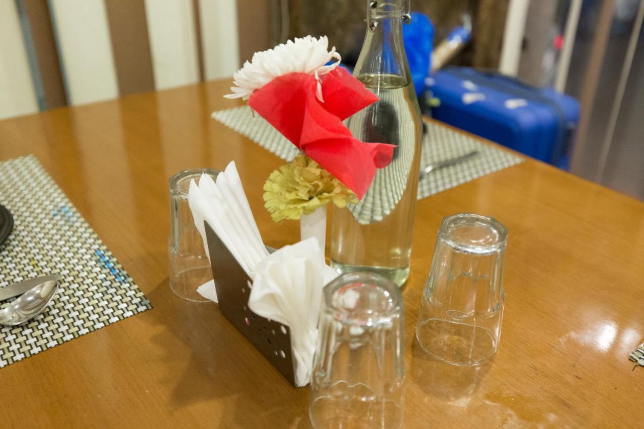 Hotel Viva Palace New Delhi Bagian luar foto
