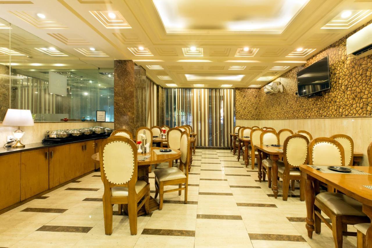 Hotel Viva Palace New Delhi Bagian luar foto