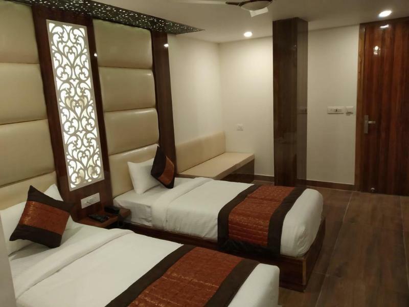 Hotel Viva Palace New Delhi Bagian luar foto
